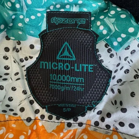 Ski/Snowboarding/Snow Jacket - Picture 3 of 3